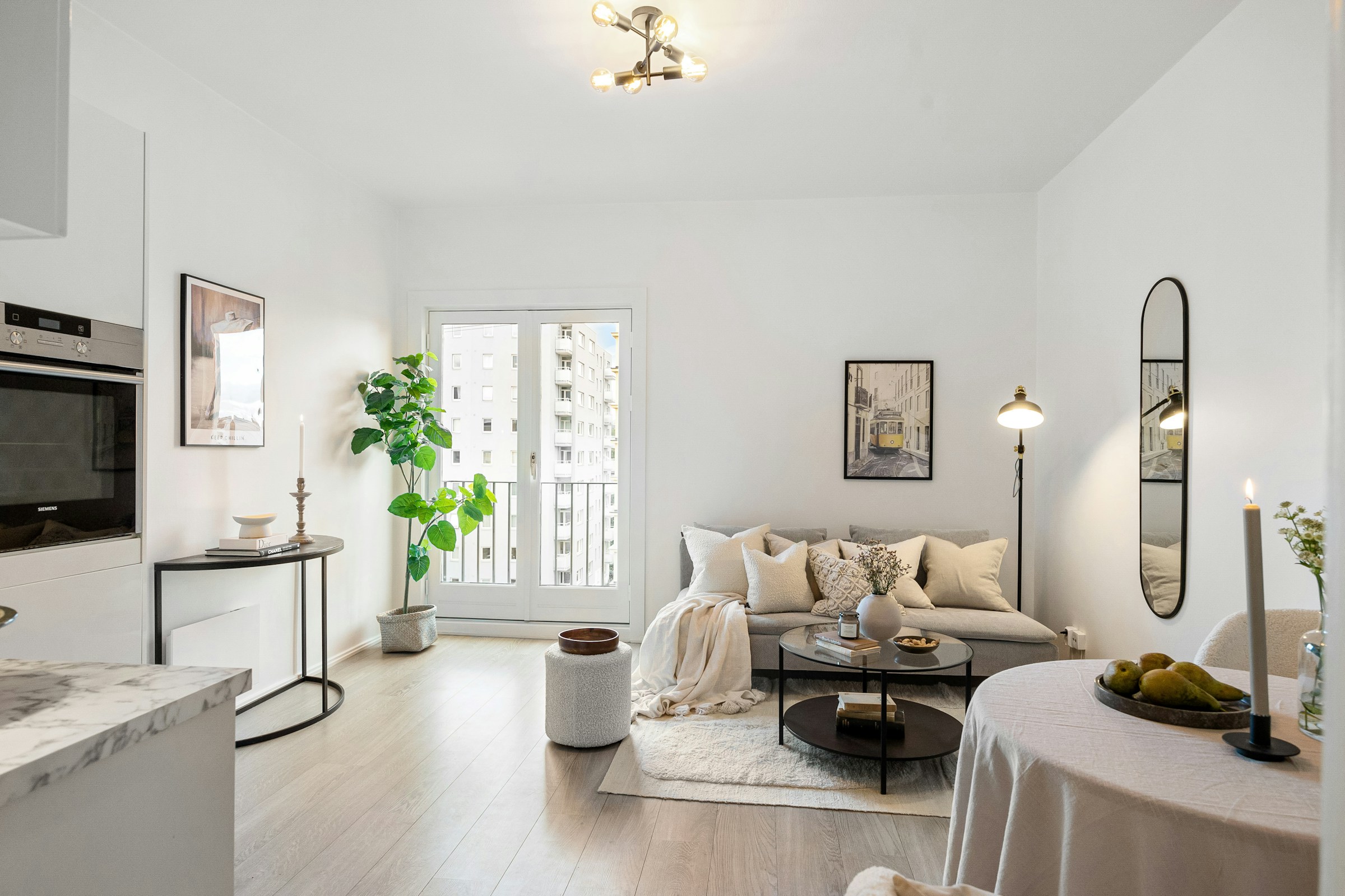 lisa anna z2ebgccbikk unsplash